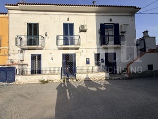 Trilocale in Vendita a Bacoli, 165'000&euro;, 65 m²