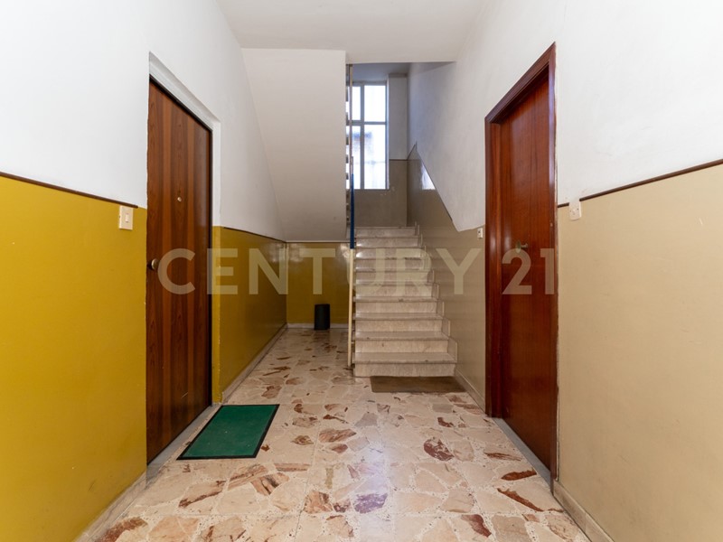 Appartamento in Vendita a Valverde, 125'000&euro;, 120 m², con Box