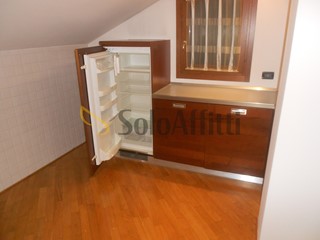 Bilocale in Affitto a Saonara, zona Villatora, 950&euro;, 100 m², arredato, con Box