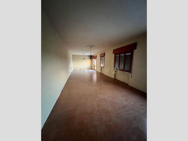Casa Indipendente in Vendita a Cerea, 148'000&euro;, 215 m², con Box