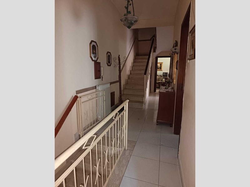 Appartamento in Vendita a Partinico, 95'000&euro;, 200 m², con Box