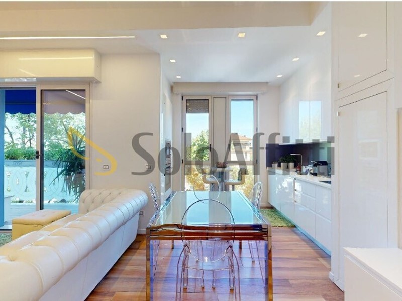 Quadrilocale in Affitto a Rimini, zona Via Flaminia, 1'500&euro;, 90 m², arredato, con Box