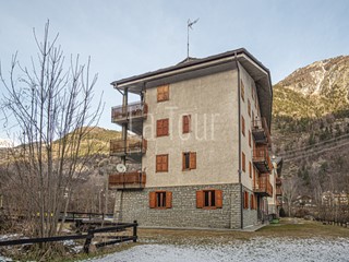 Trilocale in Affitto a La Salle, 60 m², arredato