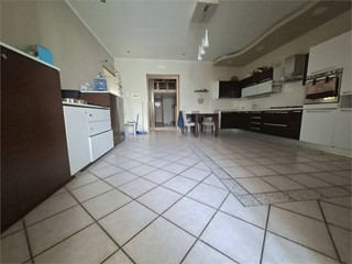 Trilocale in Vendita a Torre Annunziata, 108'000&euro;, 117 m²