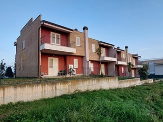 Quadrilocale in Vendita a Nereto, 99'000&euro;, 150 m²