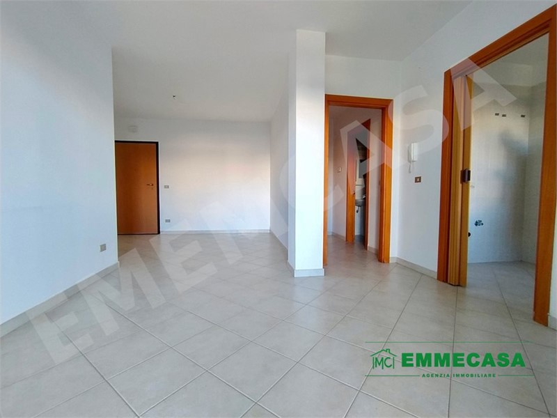 Bilocale in Vendita a Valenzano, 130'000&euro;, 105 m²