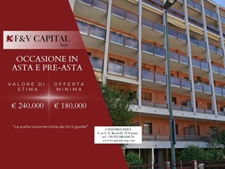Quadrilocale in Vendita a Torino, 180'000&euro;, 119 m²