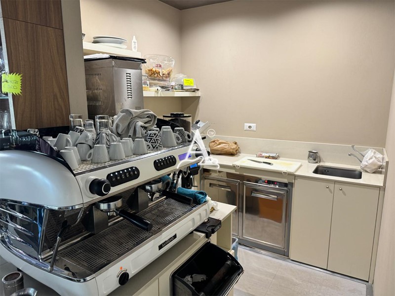 Attività commerciale in Vendita a San Pietro in Cariano, 30'000&euro;, 80 m²