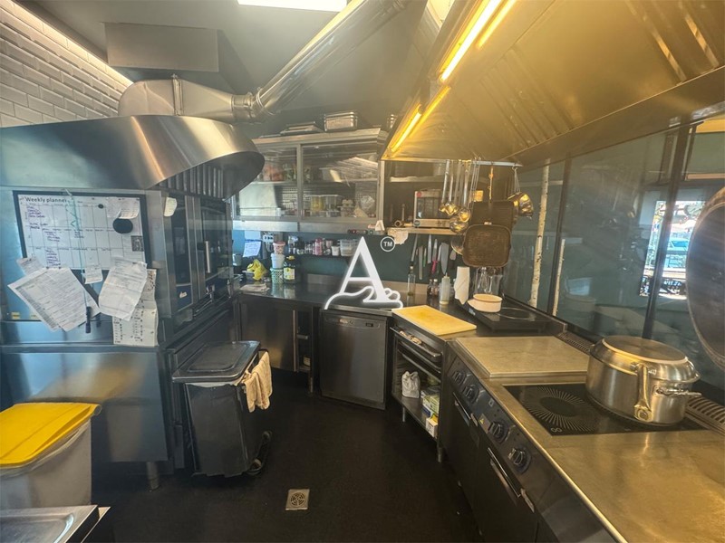 Attività commerciale in Vendita a San Giovanni Lupatoto, 180'000&euro;, 130 m²