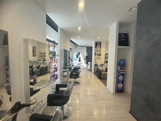 Attività commerciale in Vendita a San Giovanni Lupatoto, 30'000&euro;, 90 m²