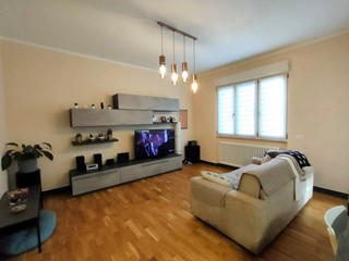 Trilocale in Vendita a Massa, zona Ronchi, 330'000&euro;, 90 m²