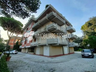 Trilocale in Vendita a Massa, zona Ronchi, 330'000&euro;, 90 m²