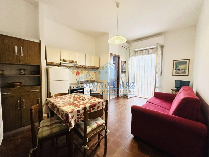 Monolocale in Vendita a Sarzana, zona Marinella di Sarzana, 99'000&euro;, 25 m², arredato