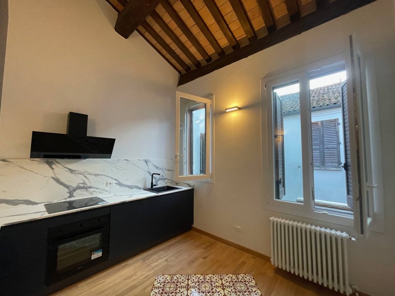 Quadrilocale in Affitto a Ferrara, 1'350&euro;, 130 m²