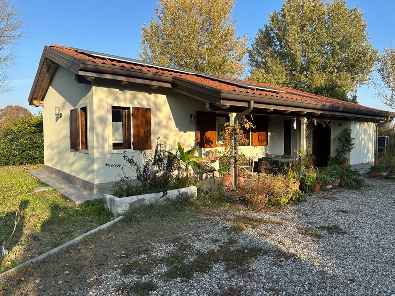 Casa Indipendente in Vendita a San Prospero, 259'000&euro;, 106 m²