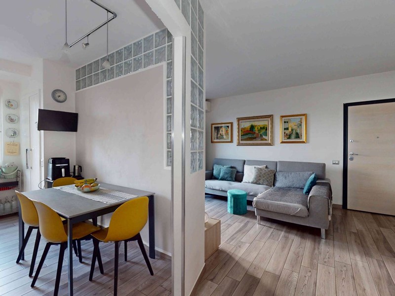 Trilocale in Vendita a Lonate Ceppino, 158'000&euro;, 89 m²