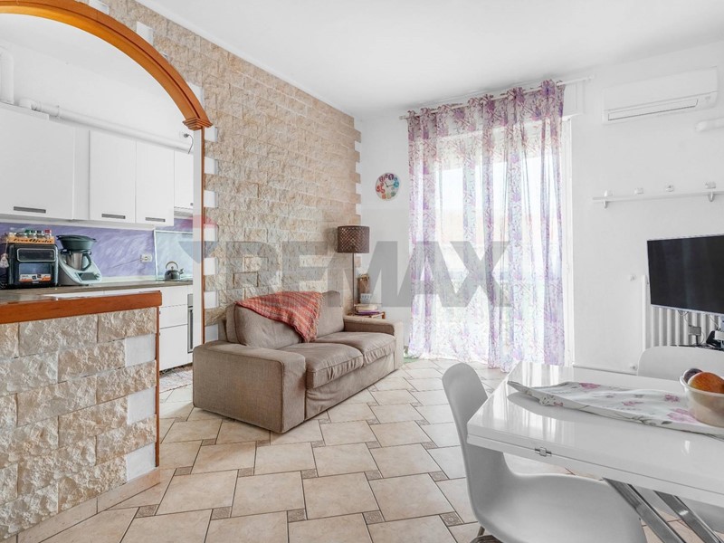 Trilocale in Vendita a Vanzago, 159'000&euro;, 88 m²