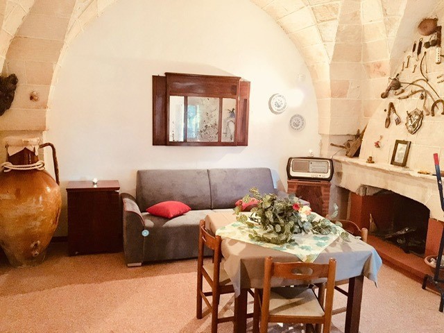 Trilocale in Affitto a Oria, 600&euro;, 60 m², arredato