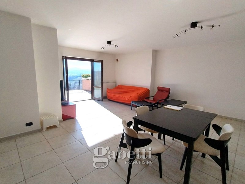 Trilocale in Vendita a Campodipietra, 109'000&euro;, 95 m², con Box