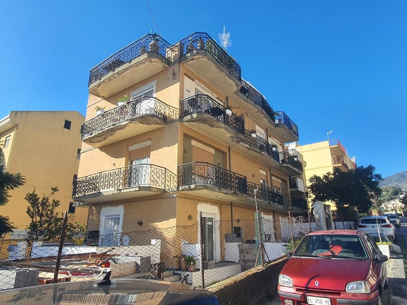 Quadrilocale in Vendita a Messina, 138'000&euro;, 138 m²