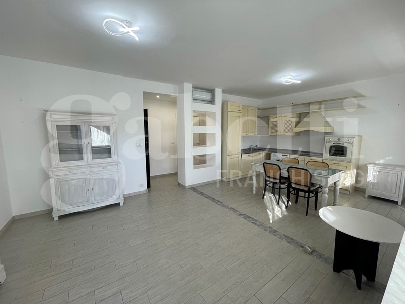 Bilocale in Vendita a Sanremo, 175'000&euro;, 60 m², arredato