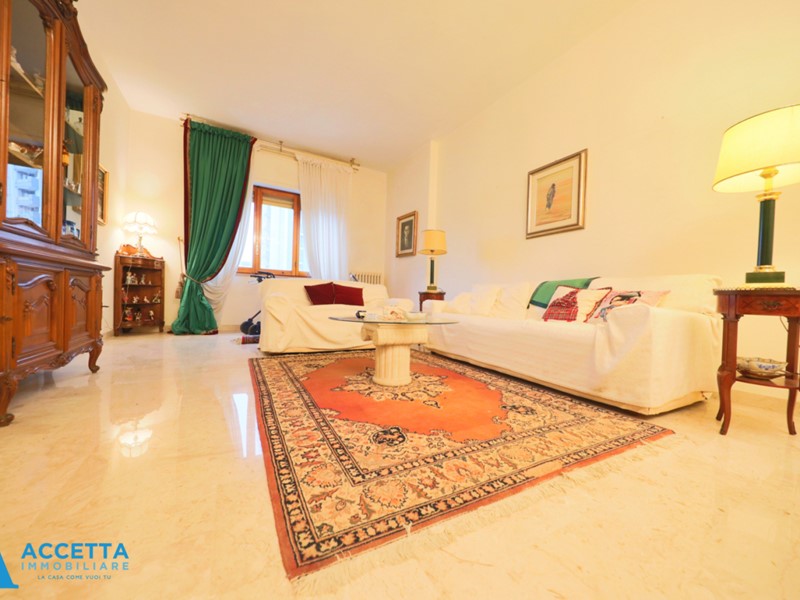 Trilocale in Vendita a Taranto, zona Rione Italia - Montegranaro, 139'000&euro;, 107 m²