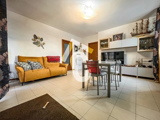 Quadrilocale in Vendita a Castelbellino, zona Stazione, 140'000&euro;, 98 m², con Box