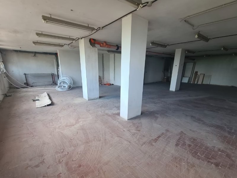 Magazzino in Affitto a Zinasco, zona Centro, 480&euro;, 130 m²