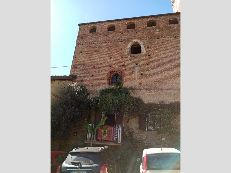 Bilocale in Vendita a Chieri, 22'500&euro;, 65 m²