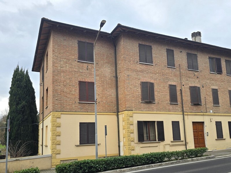 Appartamento in Vendita a Chiusi, zona Chiusi Scalo, 150'000&euro;, 132 m²