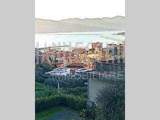 Quadrilocale in Vendita a Lerici, zona Carbognano, 395'000&euro;, 97 m²