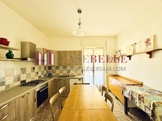 Quadrilocale in Affitto a Camaiore, zona Lido di Camaiore, 1'800&euro;, 70 m², arredato