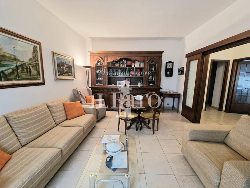 Appartamento in Vendita a Campi Bisenzio, 369'000&euro;, 120 m², con Box