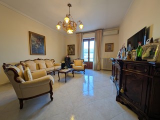 Appartamento in Vendita a Vinci, zona Sovigliana, 315'000&euro;, 150 m², arredato, con Box