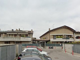 Appartamento in Vendita a Seregno, 79'500&euro;, 125 m², con Box
