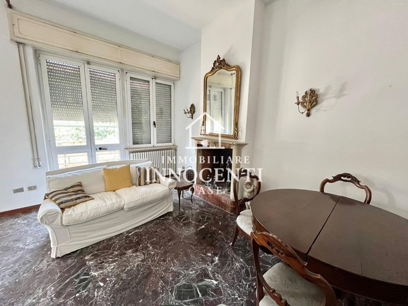 Appartamento in Vendita a Massa, 250'000&euro;, 230 m²