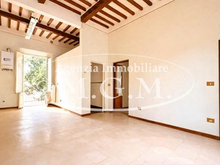 Trilocale in Vendita a Pontedera, 95'000&euro;, 70 m²