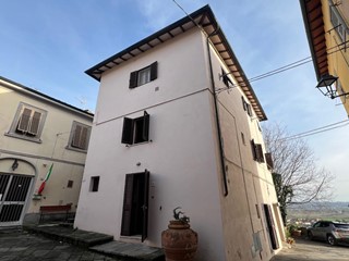 Appartamento in Vendita a Santa Maria a Monte, zona Montecalvoli Alto, 110'000&euro;, 90 m²