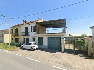 Quadrilocale in Vendita a Candia Lomellina, 29'155&euro;, 215 m², con Box
