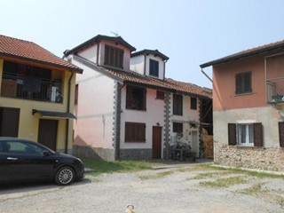 Quadrilocale in Vendita a Limbiate, 60'000&euro;, 90 m²