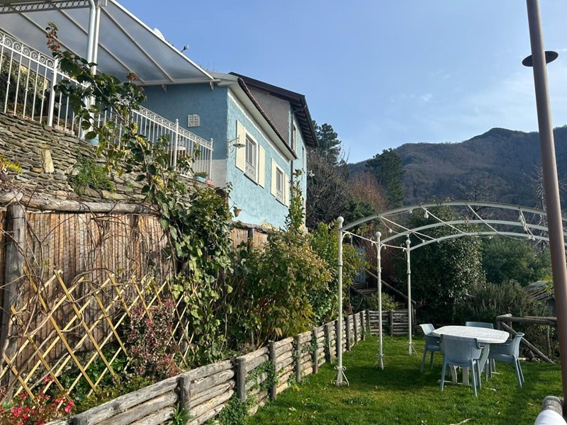 Casa Indipendente in Vendita a Montignoso, zona Sant'Eustachio, 195'000&euro;, 60 m², arredato