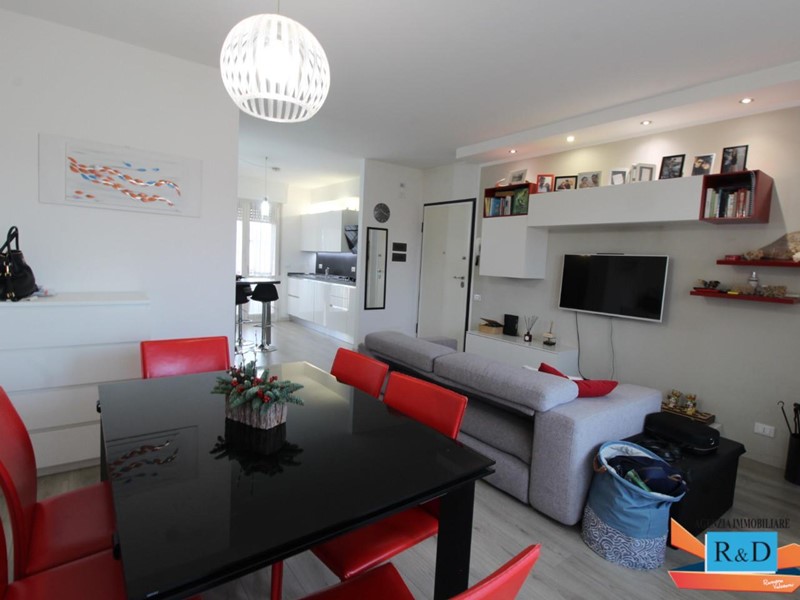 Quadrilocale in Vendita a Colle di Val D'Elsa, 180'000&euro;, 93 m², con Box