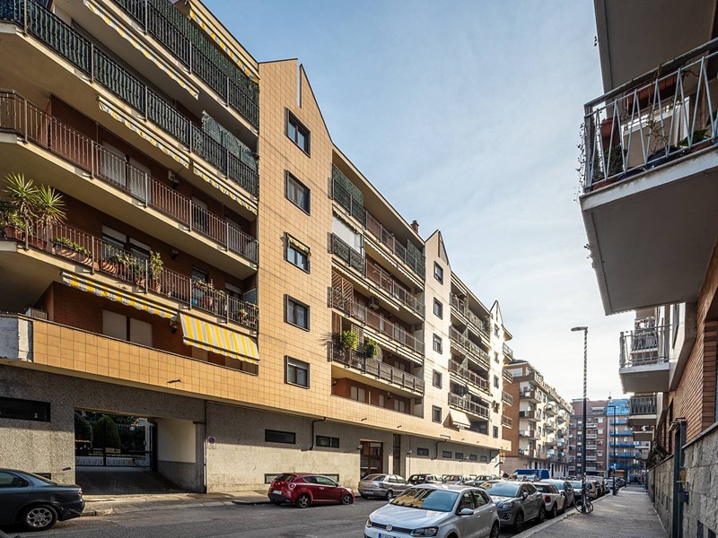 Bilocale in Vendita a Torino, 145'000&euro;, 85 m²