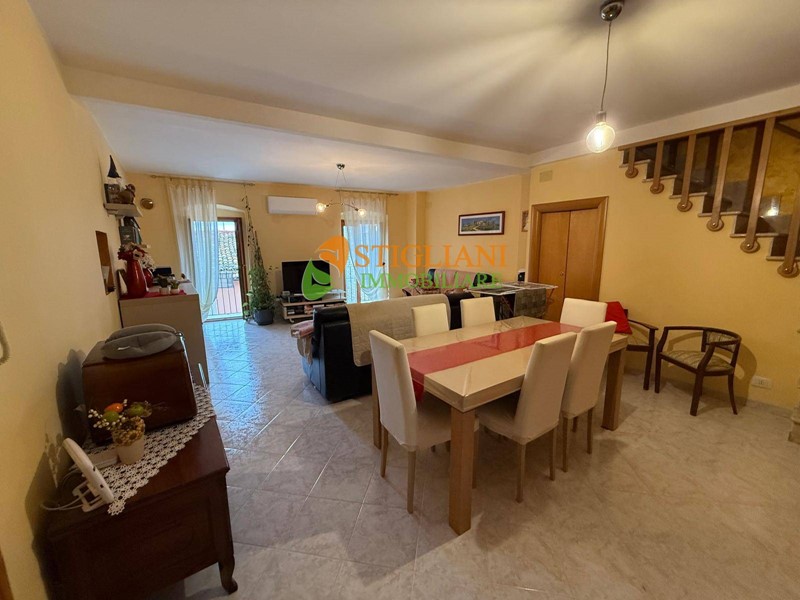 Trilocale in Vendita a Guardialfiera, 95'000&euro;, 160 m²