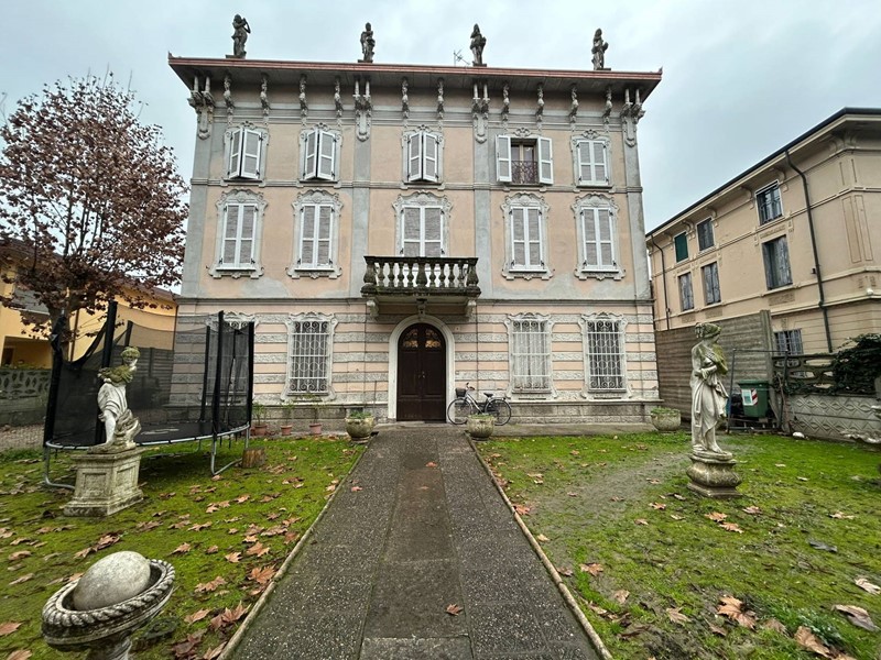 Appartamento in Vendita a Poggio Rusco, 79'000&euro;, 138 m²