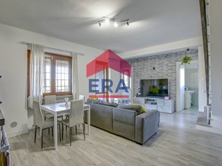 Trilocale in Vendita a Roma, 165'000&euro;, 68 m²