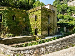 Appartamento in Vendita a Scala, 330 m²