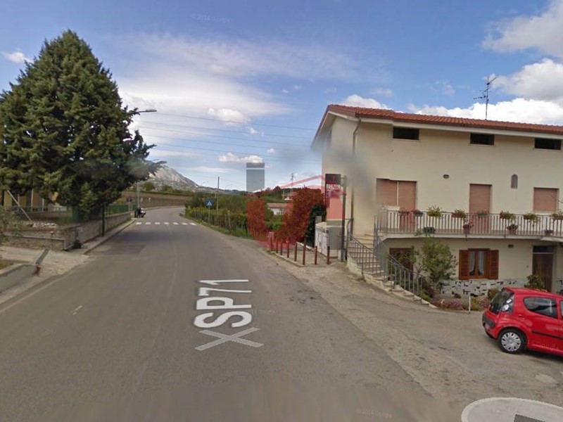 Attività commerciale in Vendita a Benevento, 75'000&euro;, 80 m²