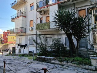 Trilocale in Vendita a Napoli, 235'000&euro;, 85 m²