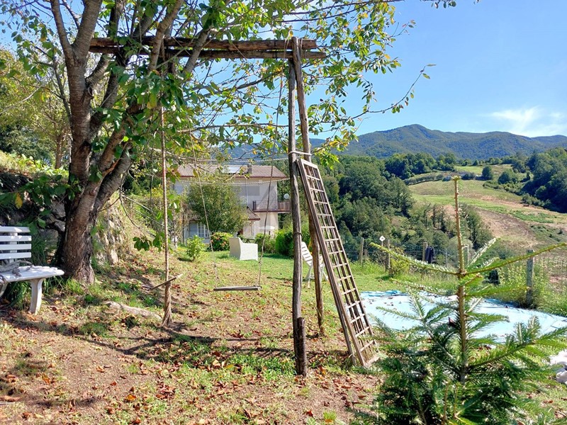 Villa in Vendita a Maissana, 165'000&euro;, 184 m²